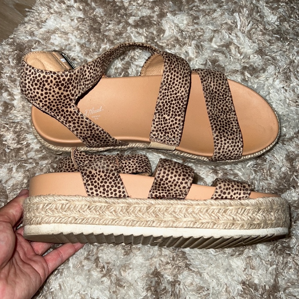 Platform sandals - Picture 3 of 3